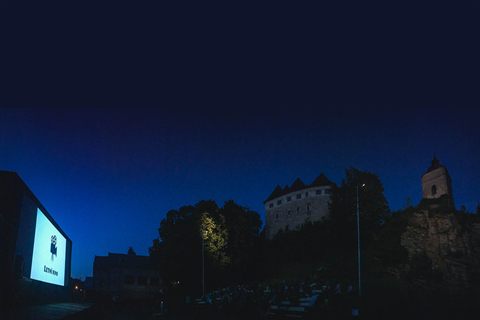 Promítání Putovního kina u hradu